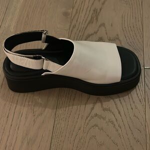Vagabond platform sandals